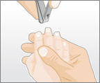 Hướng dẫn cắt móng tay cho em bé