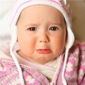 Những lý do làm em bé khóc